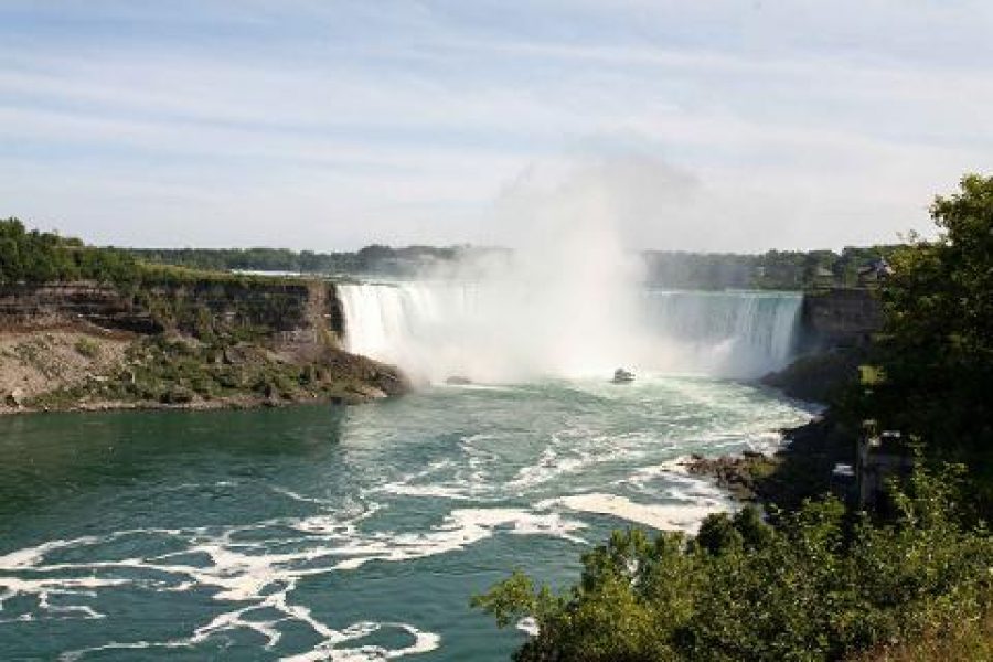 Toronto To Niagara Falls Large Group Custom Bus Tour (upto 56 Passengers)