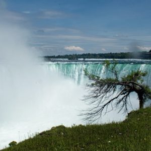 views-niagara-fall-summer-day-from-canadian-side_181624-26099